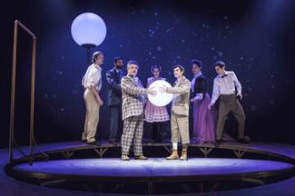 שחקני ההצגה איינשטיין - תיאטרון המדיטק