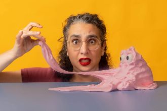 מסטיק - תיאטרון הקרון