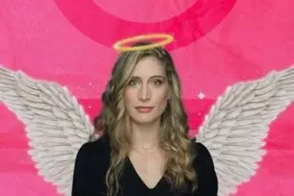 נועה מנור במופע סטנד אפ