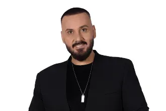 פאריס אווגלו