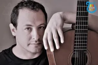דניאל שץ - רסיטל באך על גיטרה קלאסית
