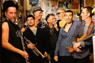 יאמאס – חגיגה יוונית של החיים