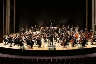 כל העולם במה - קטעי אופרה למקהלה - התזמורת הסימפונית ירושלים