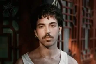 בכורות בענב - הילל סנדמן