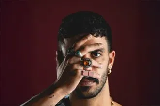 החצר האחורית של ג'וני - יונתן כהן