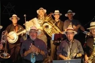 חוגגים חנוכה עם הישראדיקסי בנד