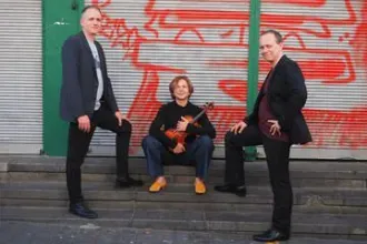 בין הזמנים - אורית אורבך ושלישיית עתר