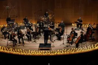 להיטי רוק עם תזמורת - קונצרט לאור מאות נרות