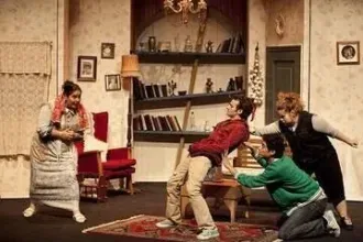 המכשפה בבית ממול - תיאטרון המדיטק