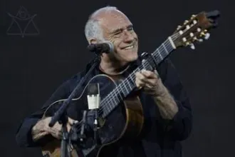 דויד ברוזה חוגג 40 שנה לאלבום המופתי האשה שאיתי